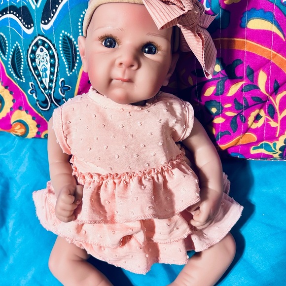 BRAND NEW 18 Inch ‘Reborn’ Baby doll - Picture 3 of 11
